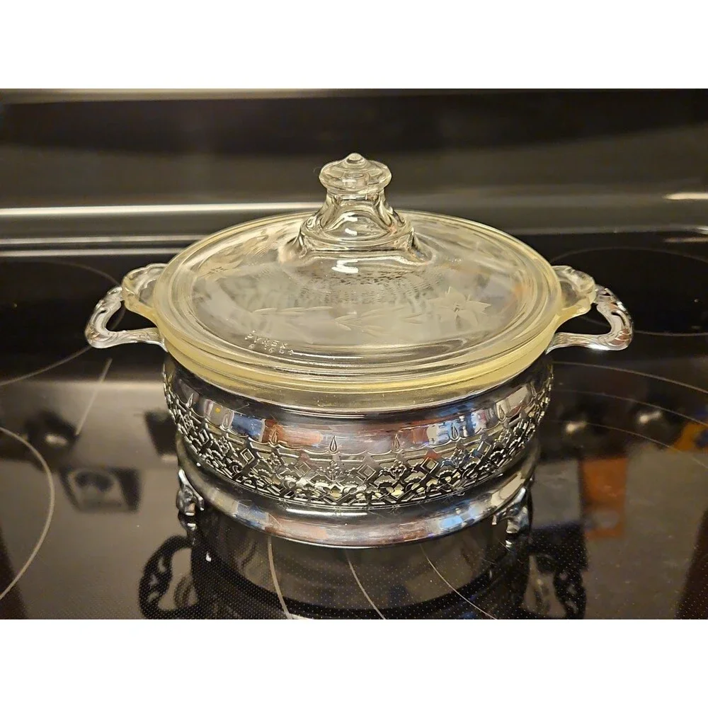 Vintage Pyrex Etched Floral Glass Casserole Dish w/ Lid & Silver Carrier 623 - C